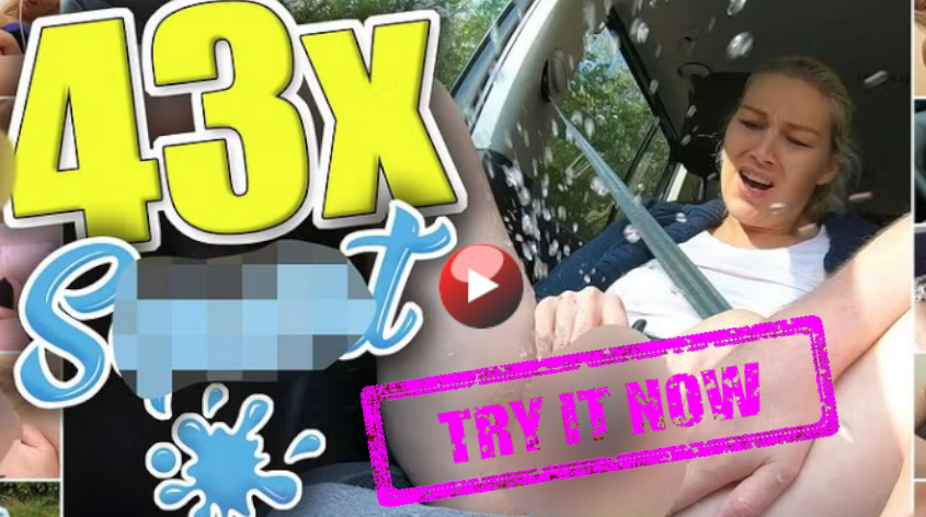 Eine Frau sitzt entspannt im Auto, während sie durch das Fenster nach draußen schaut.